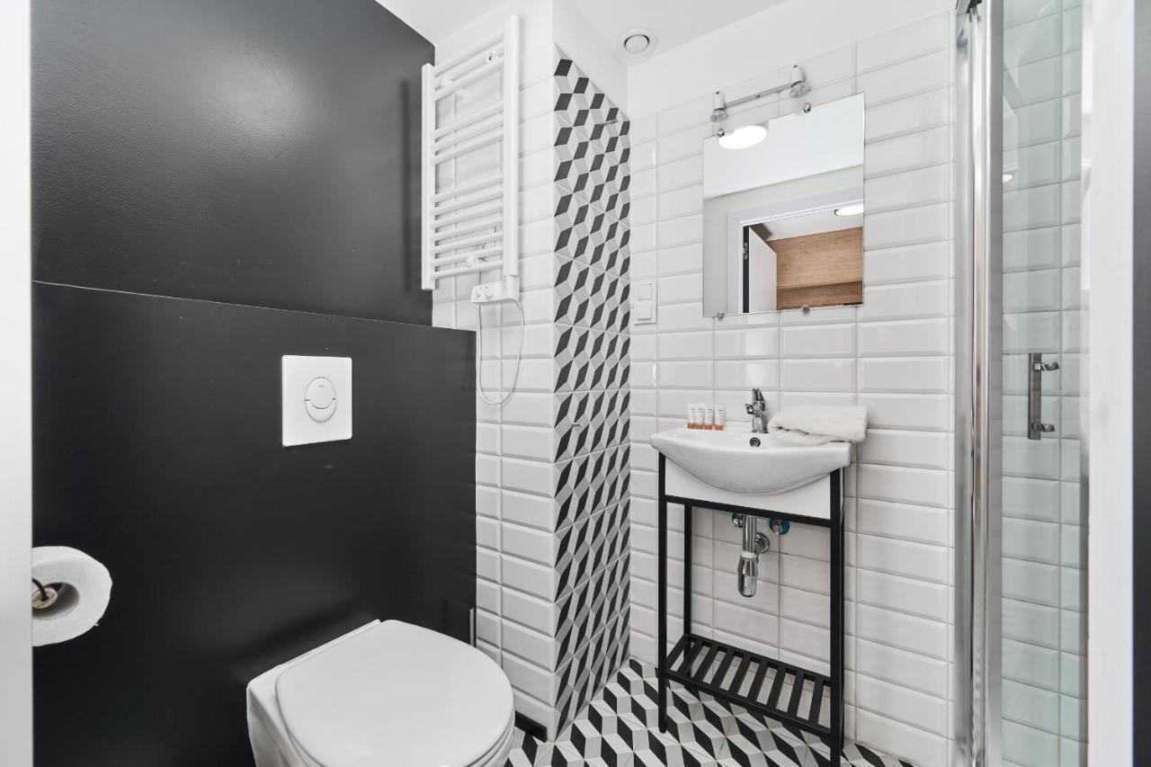 Mezzanine Studio Apartments Zarembowicza Wroclaw Airport By Renters Экстерьер фото