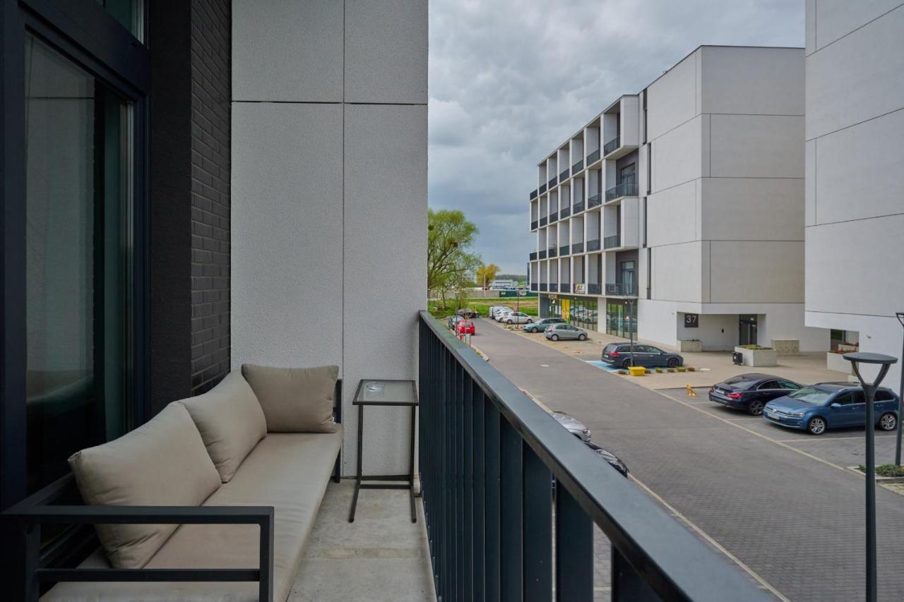 Mezzanine Studio Apartments Zarembowicza Wroclaw Airport By Renters Экстерьер фото