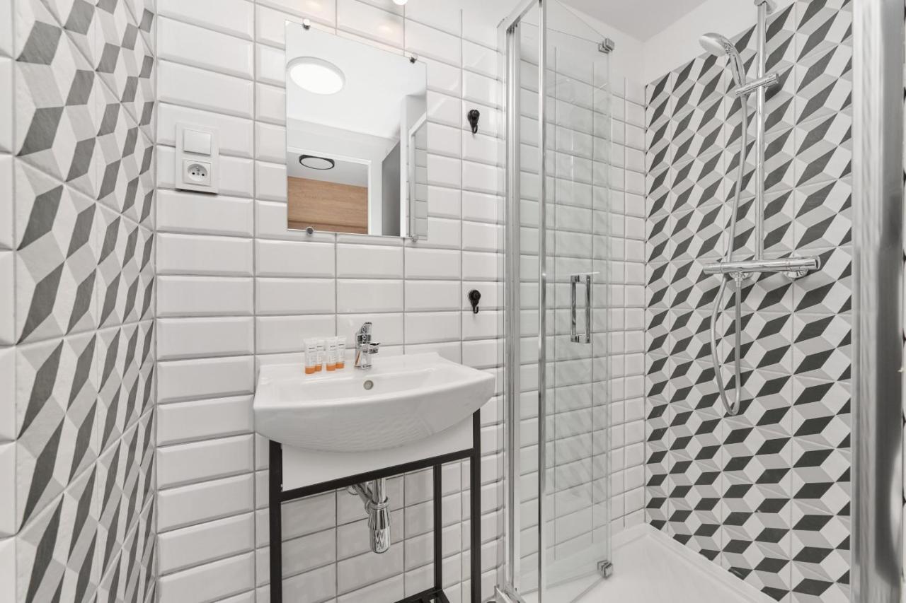 Mezzanine Studio Apartments Zarembowicza Wroclaw Airport By Renters Экстерьер фото